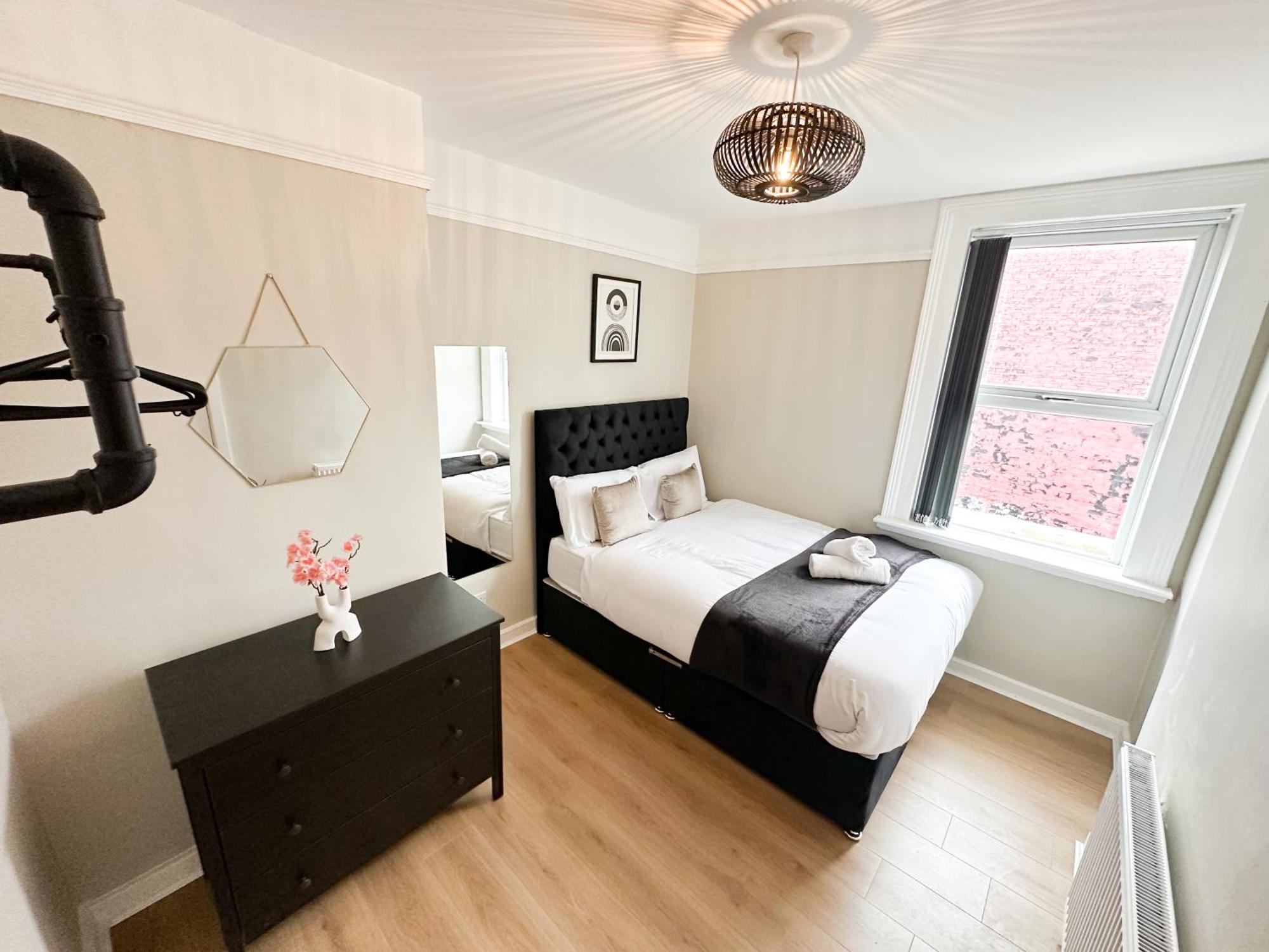 2 Bedroom House 10 Mins To City Centre & Albert Dock Ливърпул Екстериор снимка