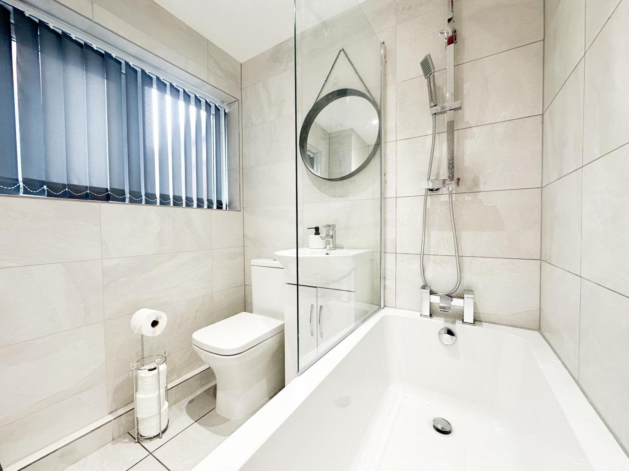 2 Bedroom House 10 Mins To City Centre & Albert Dock Ливърпул Екстериор снимка