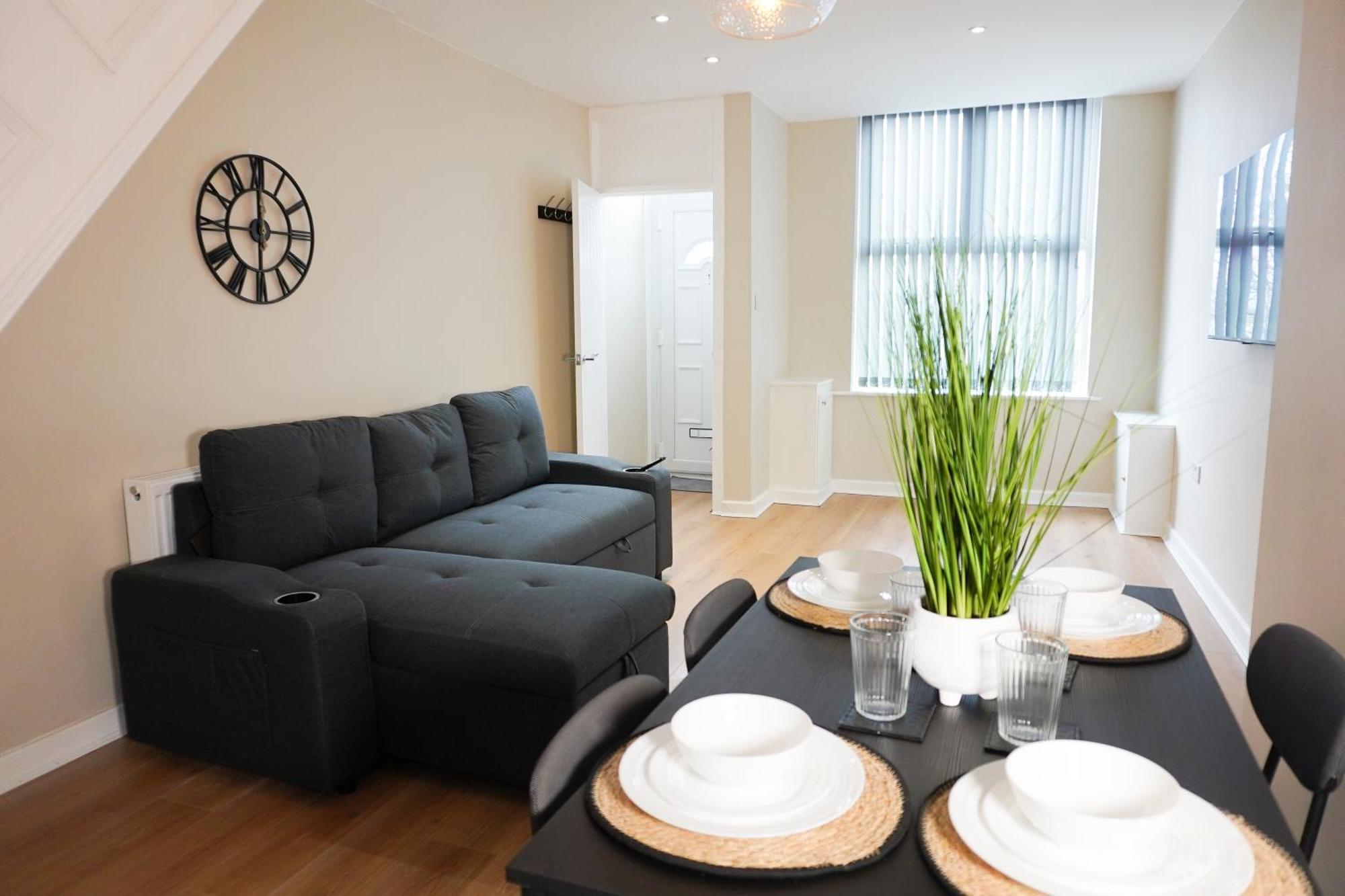 2 Bedroom House 10 Mins To City Centre & Albert Dock Ливърпул Екстериор снимка